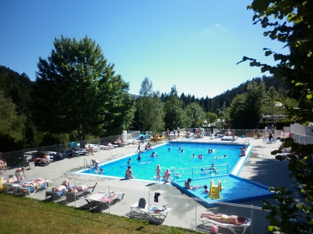 Photo de la piscine au cœur du massif vosgien - Camping Belle Hutte