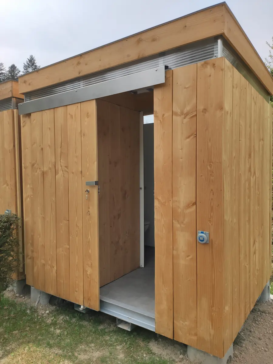 sanitaire privatif sur emplacement camping - camping vosges