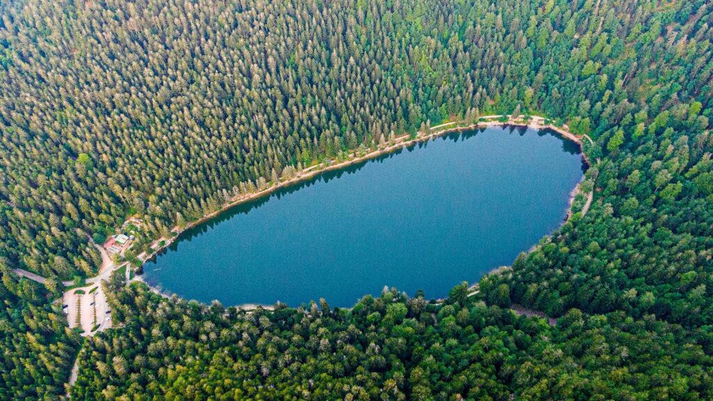 lac des corbeaux vosges - camping belle hutte la bresse